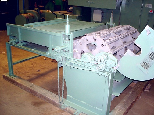 HUNTER 48" Picker Shredder,